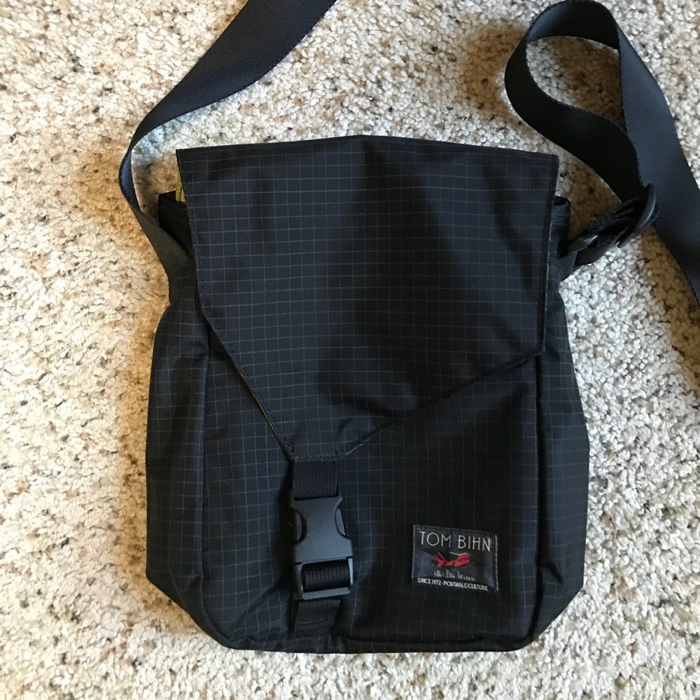 Tom Bihn medium cafe bag